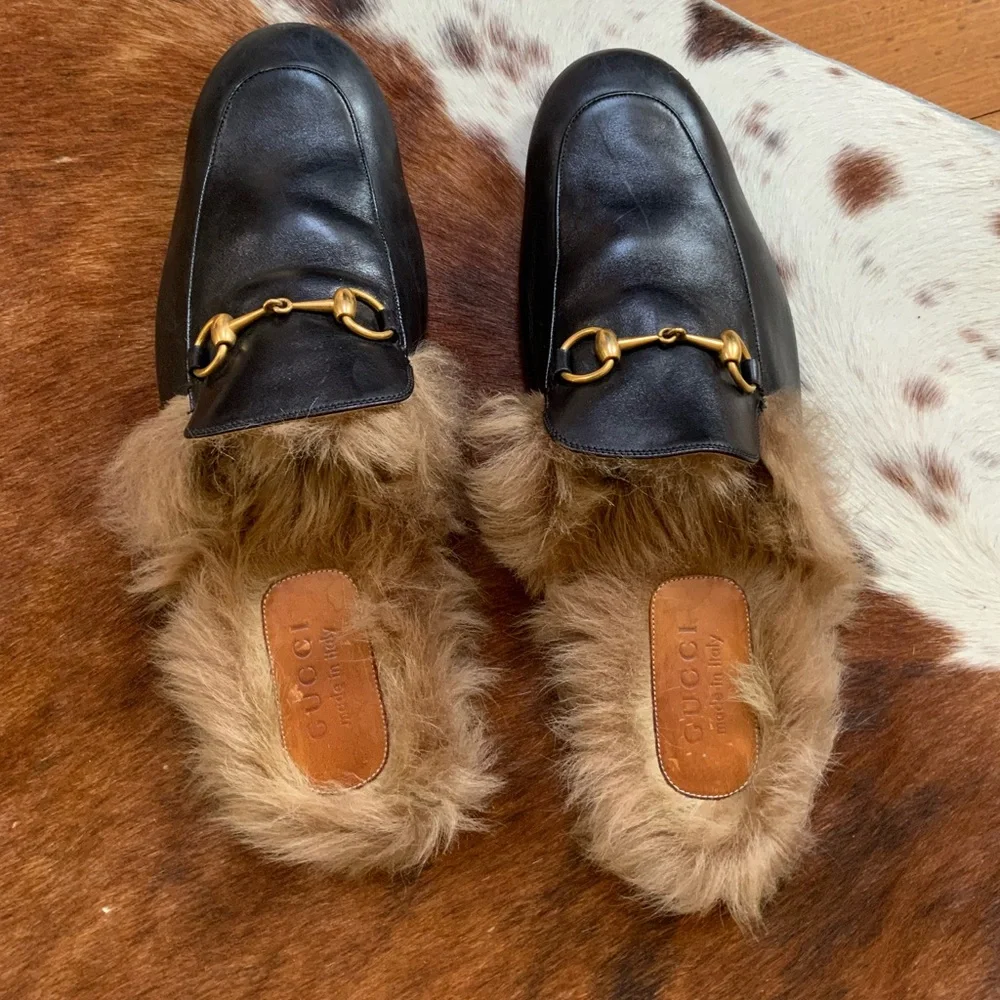 Gucci Black Leather Fur-Lined Horsebit Loafers